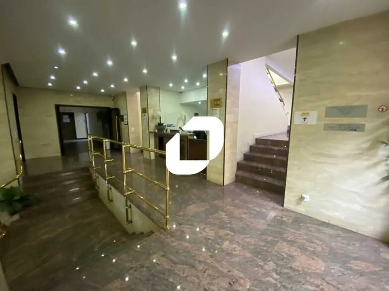 Bureau dans Goussainville à louer - Photo de l’immeuble – Image 2 sur 7