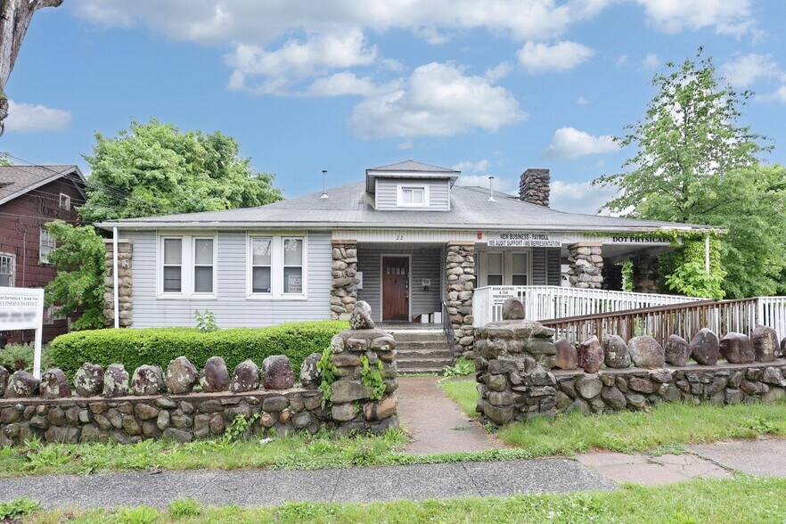 22 S Madison Ave, Spring Valley, NY à vendre - Photo de l’immeuble – Image 2 sur 107