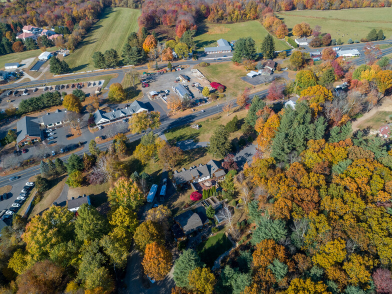 47 Hartford Tpke, Tolland, CT à vendre - Photo de l’immeuble – Image 2 sur 40