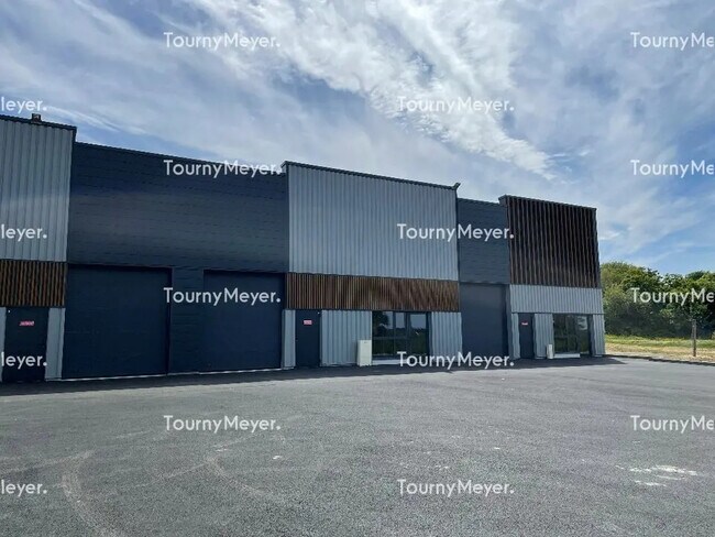 Plus de détails pour Local d’activités à vendre