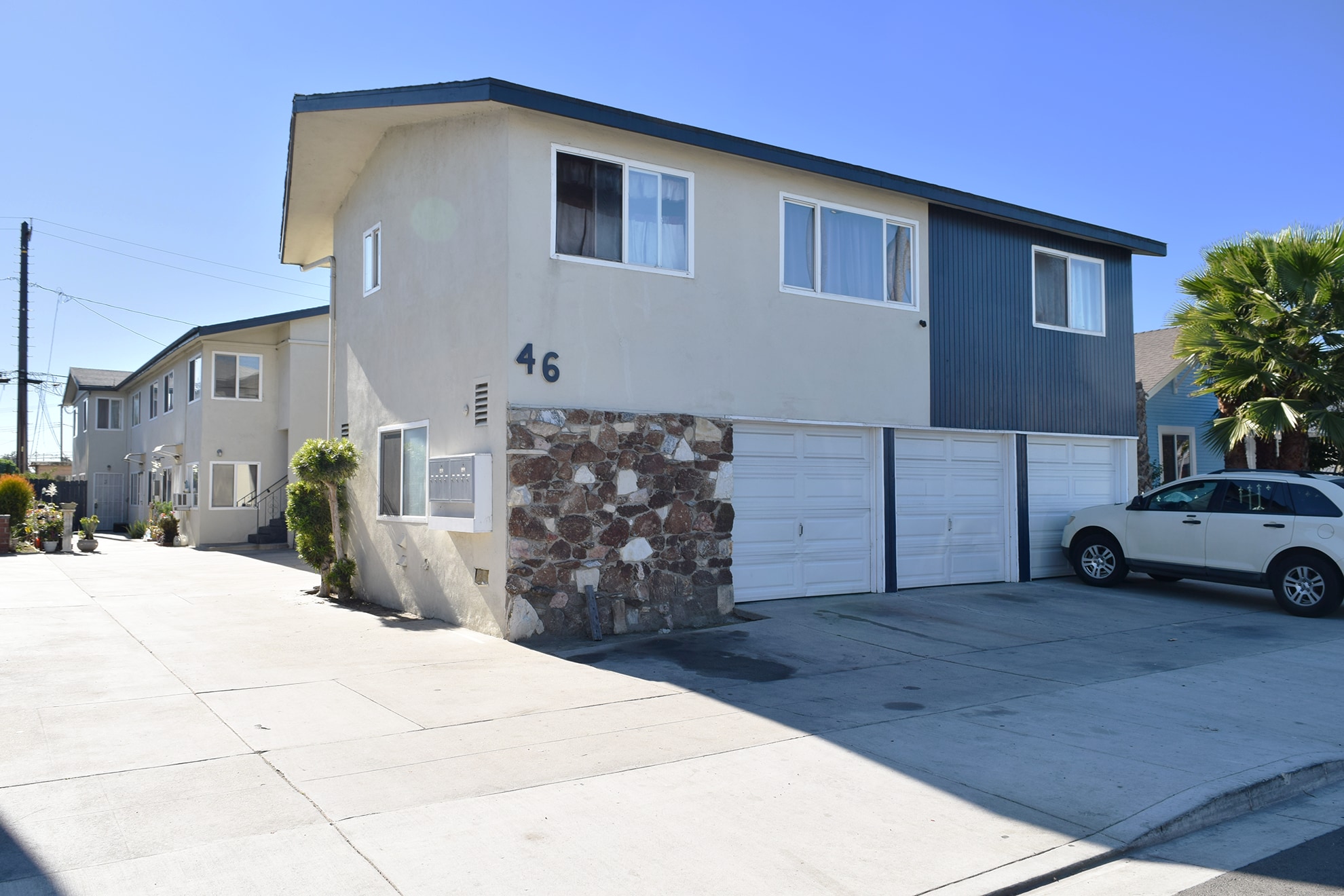 46 E Plymouth St, Long Beach, CA à vendre Photo principale– Image 1 sur 6