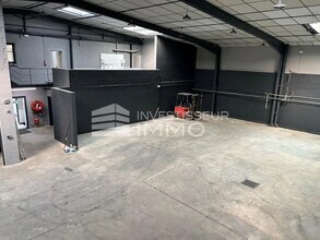 Industriel/Logistique dans Sainte-Geneviève-des-Bois à vendre Photo intérieure– Image 1 sur 4