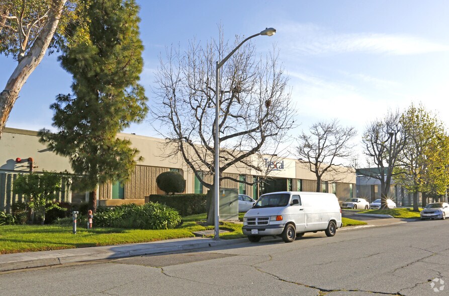 1065 Comstock St, Santa Clara, CA à vendre - Photo de l’immeuble – Image 2 sur 3