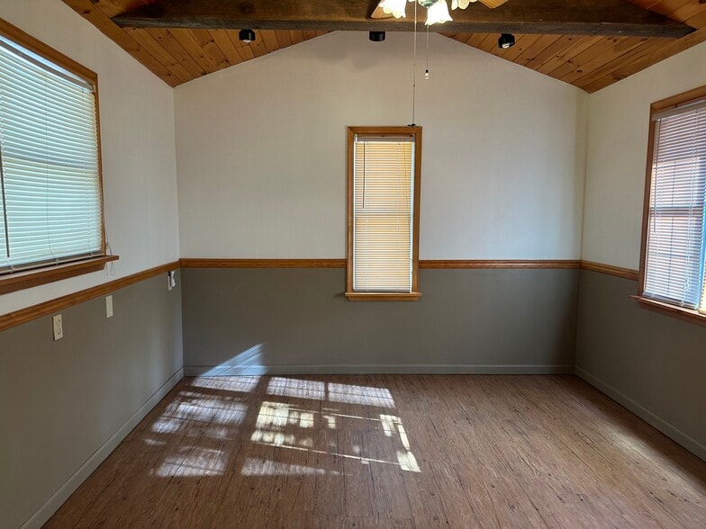 540 Gleason Dr, Avoca, PA à louer - Photo de l’immeuble – Image 2 sur 9