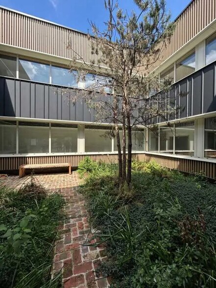 Bureau dans Le Petit-Quevilly à louer - Photo intérieure – Image 2 sur 4