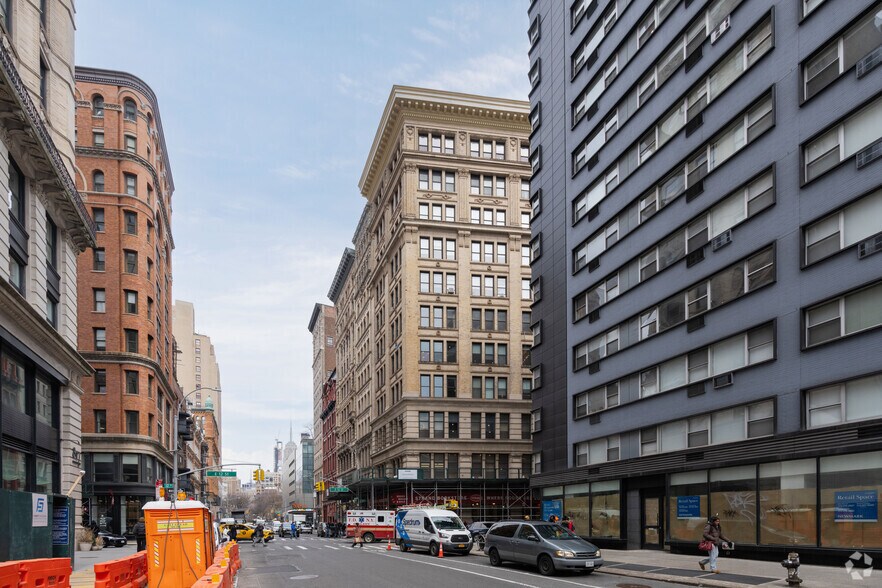 826 Broadway, New York, NY à louer - Photo de l’immeuble – Image 3 sur 8