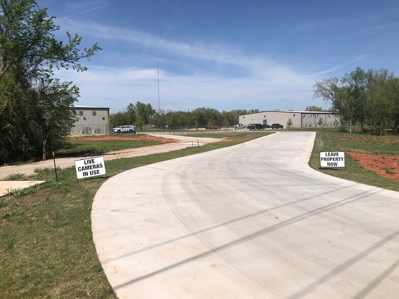 501 E Hefner Rd, Oklahoma City, OK à vendre - Photo de l’immeuble – Image 3 sur 3