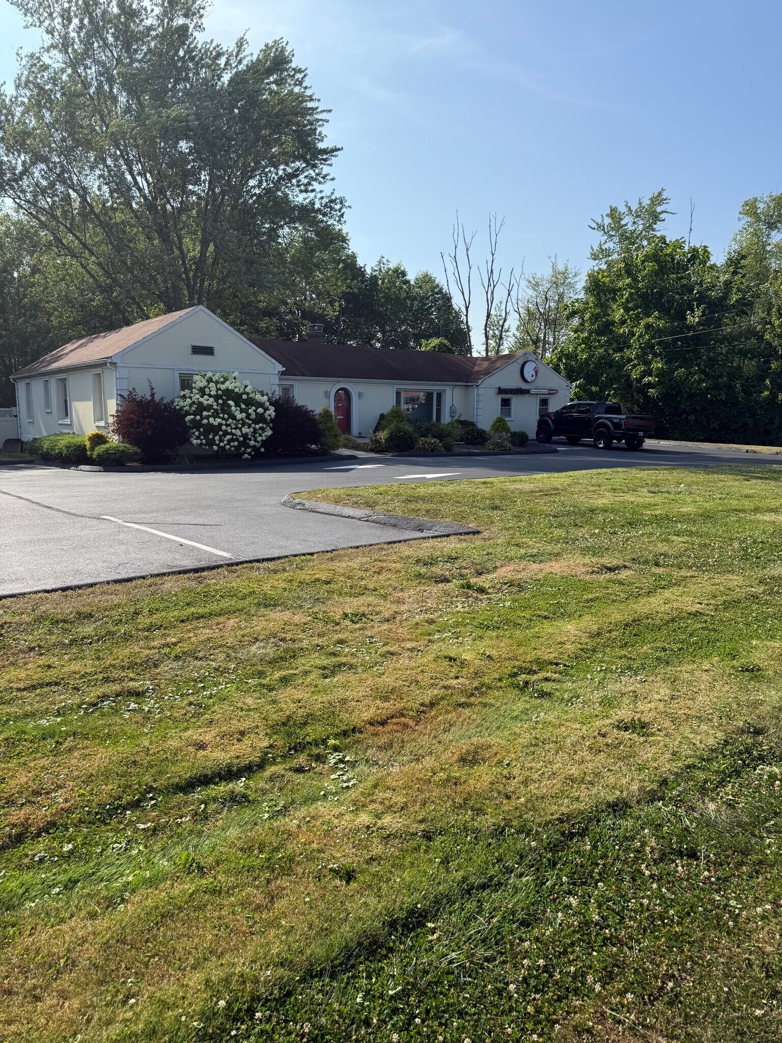609 Newfield St, Middletown, CT à vendre Photo de l’immeuble– Image 1 sur 3