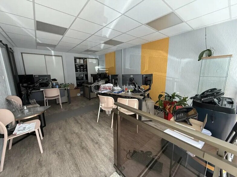 Local commercial dans Orléans à vendre - Photo de l’immeuble – Image 3 sur 8