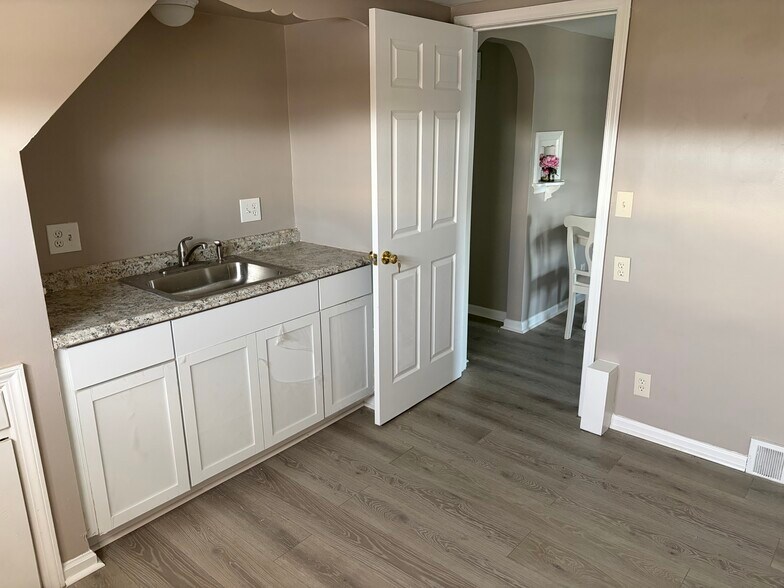 3811 Dewey Ave, Greece, NY à vendre - Photo de l’immeuble – Image 2 sur 4
