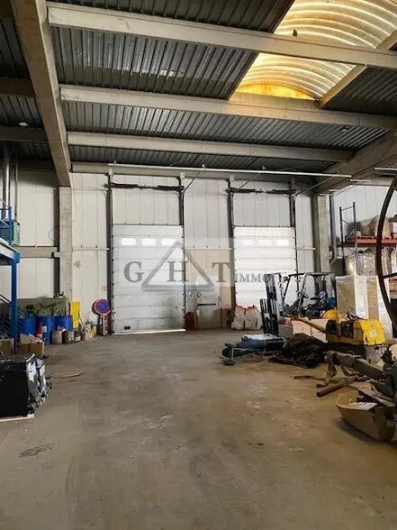 Bureau dans Le Thillay à louer - Photo intérieure – Image 2 sur 2