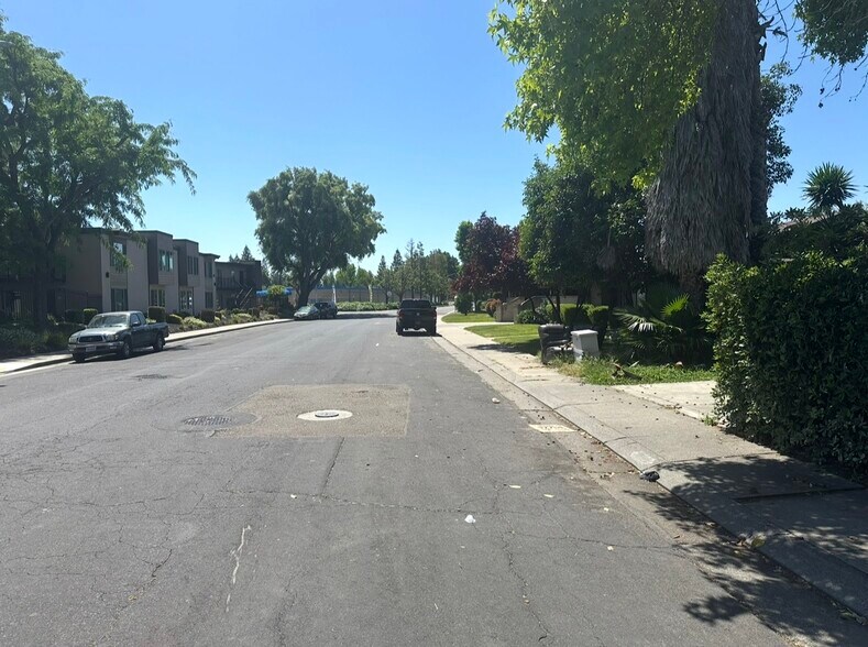 6215 Morgan Pl, Stockton, CA à vendre - Photo de l’immeuble – Image 3 sur 9