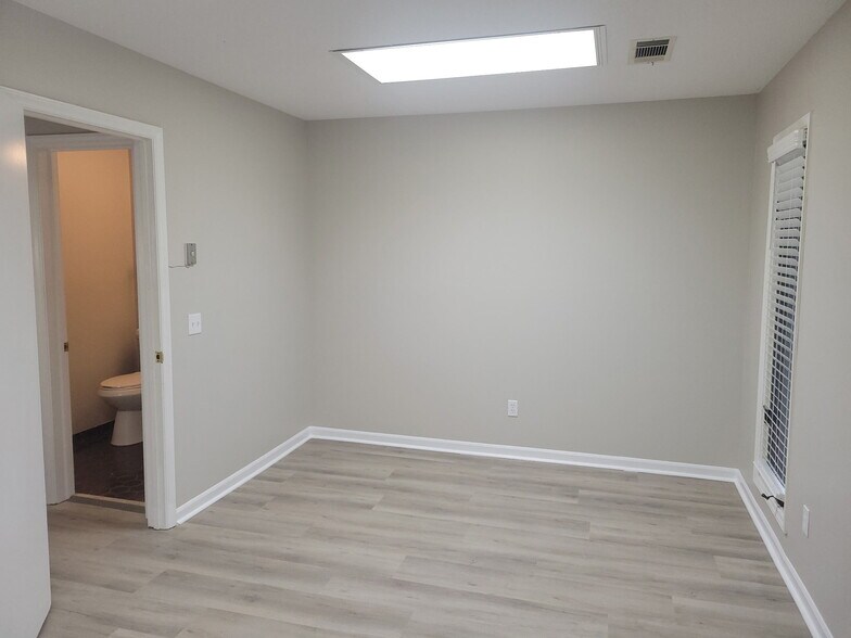 5734 Windsor Dr, Columbus, GA à louer - Photo de l’immeuble – Image 2 sur 5