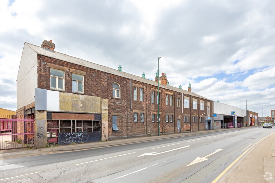 Meadow Ln, Nottingham à louer - Photo de l’immeuble – Image 3 sur 3