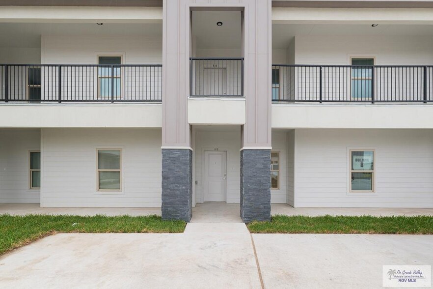 2107 Village Center Blvd, Brownsville, TX à vendre - Photo de l’immeuble – Image 1 sur 18