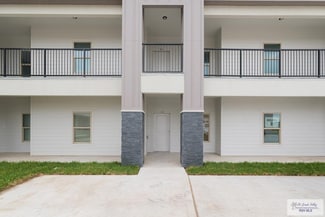 Plus de détails pour 2107 Village Center Blvd, Brownsville, TX - Logement à vendre