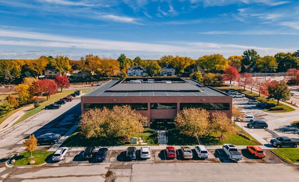 16820 Frances St, Omaha, NE à louer - Photo de l’immeuble – Image 1 sur 5