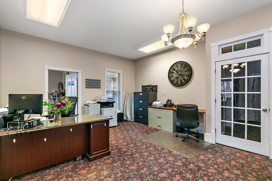 125 N 1st St, Dekalb, IL à louer - Photo de l’immeuble – Image 3 sur 6