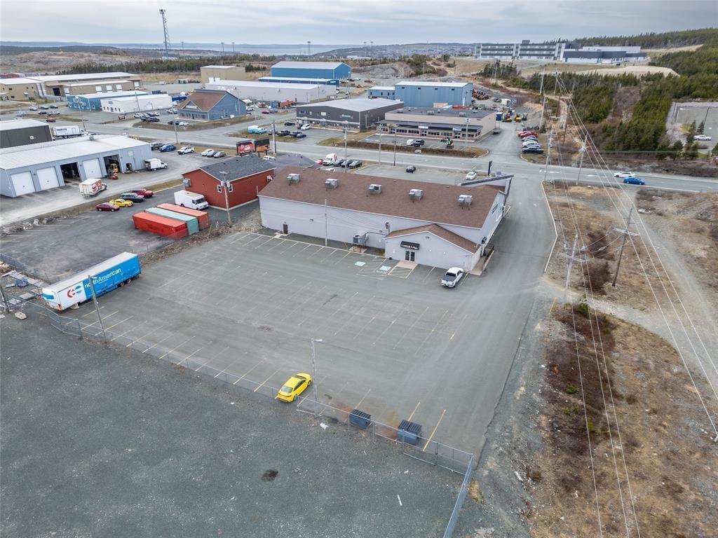 1187 Kenmount Rd, Paradise, NL à louer Photo principale– Image 1 sur 6