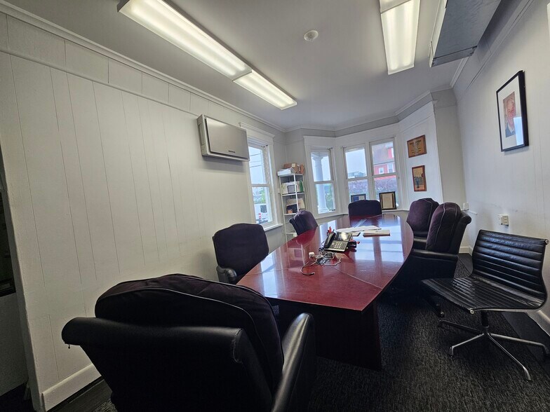 154 Franklin Pl, Woodmere, NY à louer - Photo de l’immeuble – Image 3 sur 8