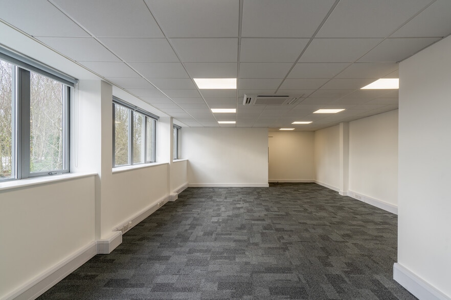 Bond Av, Milton Keynes à louer - Photo de l’immeuble – Image 2 sur 19