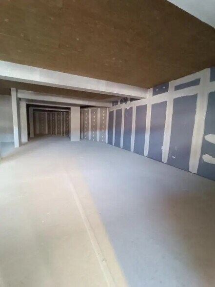 Local commercial dans Belley à vendre - Photo intérieure – Image 2 sur 9