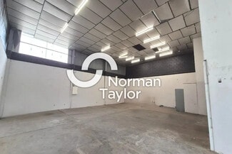 Plus de détails pour Local d'activités à louer