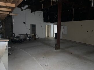 Plus de détails pour 2211 S Saginaw St, Flint, MI - Local commercial à louer