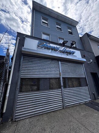 Plus de détails pour 119 W Broadway, Paterson, NJ - Logement à vendre