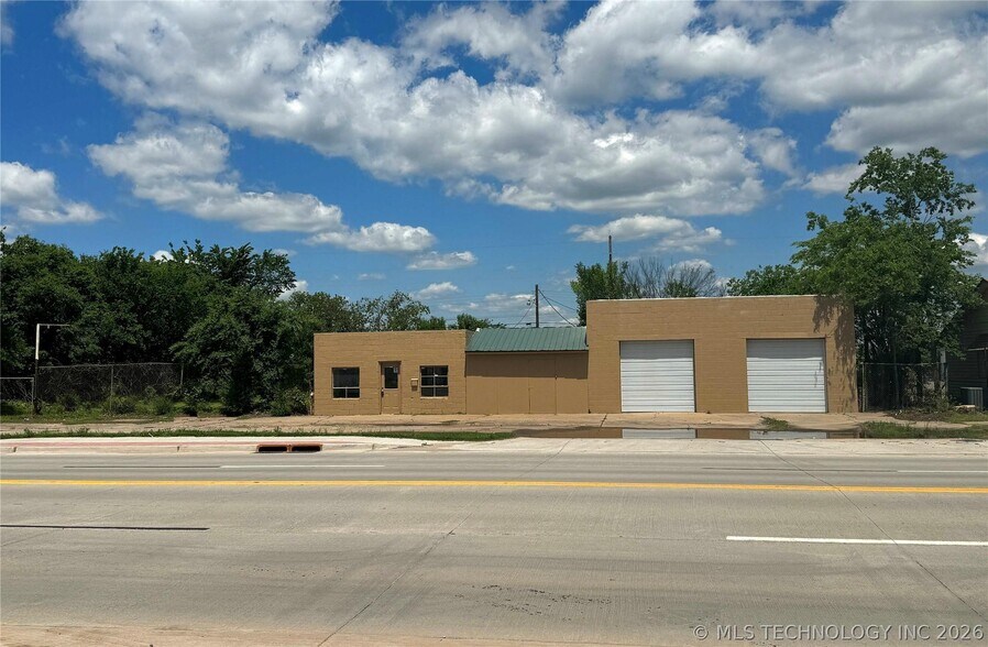 728 Main St, Cushing, OK à vendre - Photo principale – Image 1 sur 12