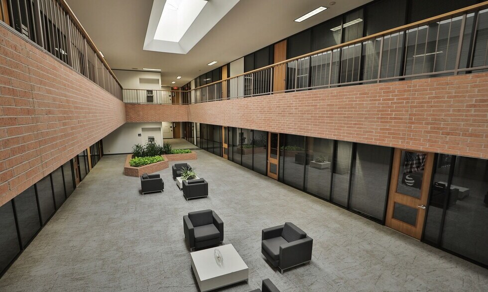 5252 Westchester St, Houston, TX à louer - Photo de l’immeuble – Image 2 sur 6