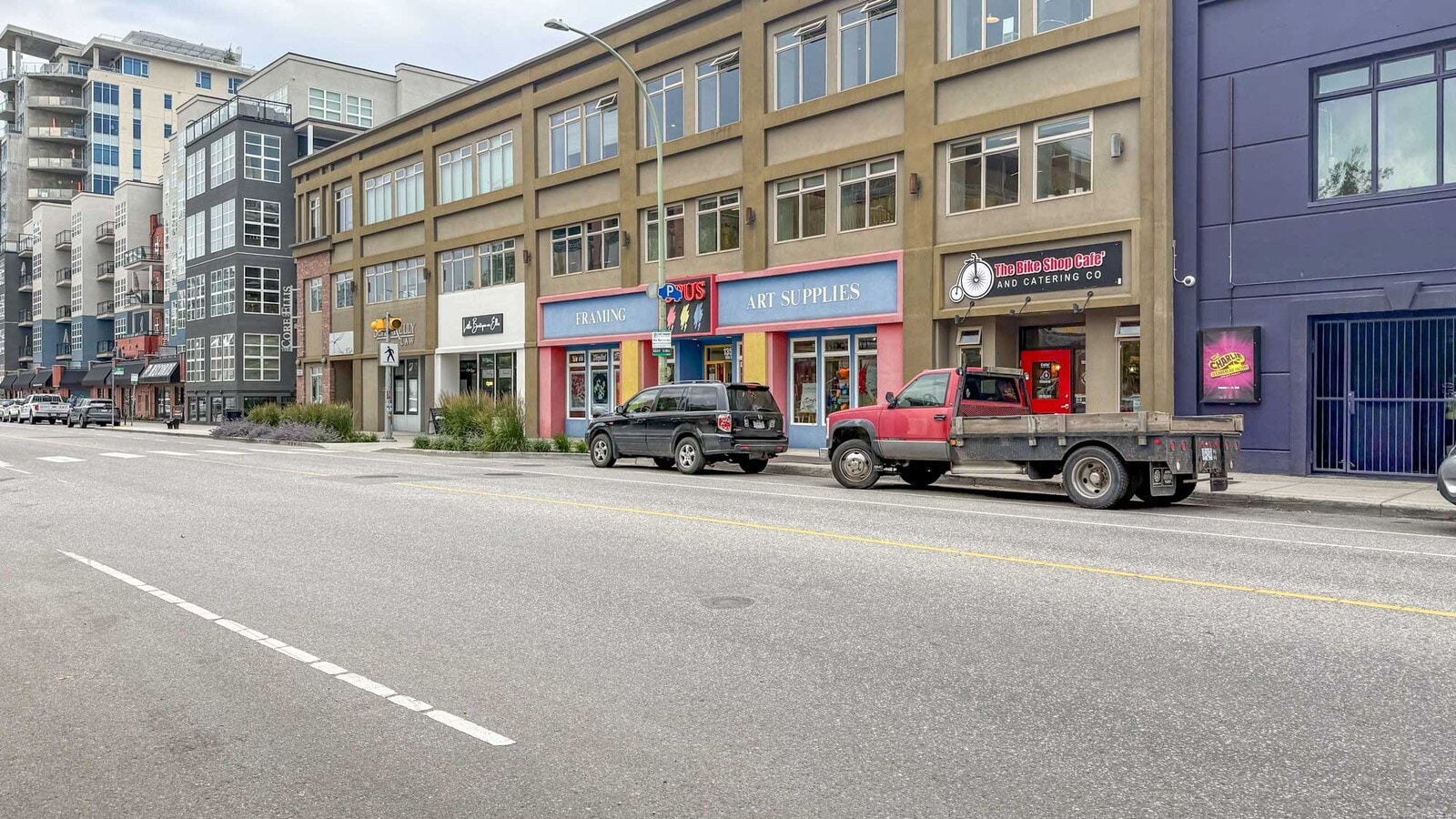 1357 Ellis St, Kelowna, BC V1Y 1Z9 - Lot 101 - - Photo intérieure - Image 2 of 19