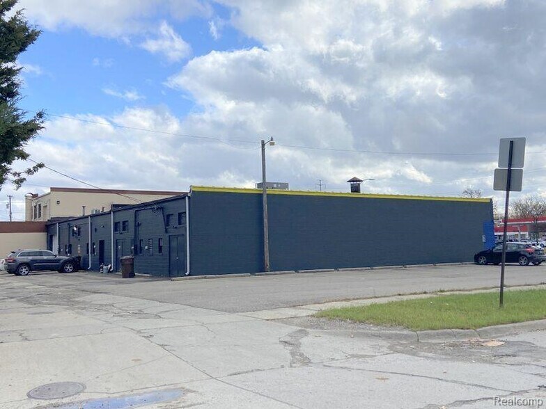 32232 Michigan Ave, Wayne, MI à louer - Photo de l’immeuble – Image 2 sur 3