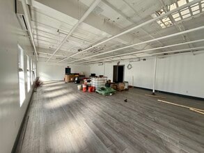 1249-1271 39th St, Brooklyn, NY à louer Photo de l’immeuble– Image 2 sur 7