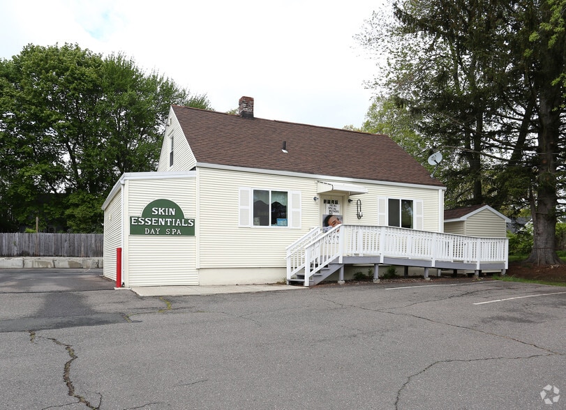 1213 Hartford Tpke, Vernon, CT à louer - Photo principale – Image 1 sur 2