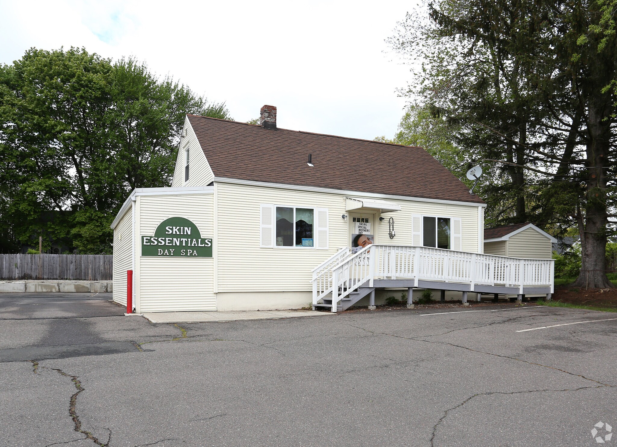 1213 Hartford Tpke, Vernon, CT à louer Photo principale– Image 1 sur 3