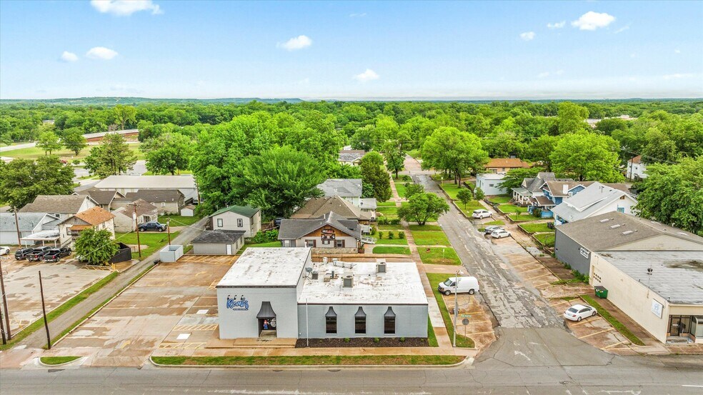 622 SE Frank Phillips Blvd, Bartlesville, OK à vendre - Photo de l’immeuble – Image 3 sur 43