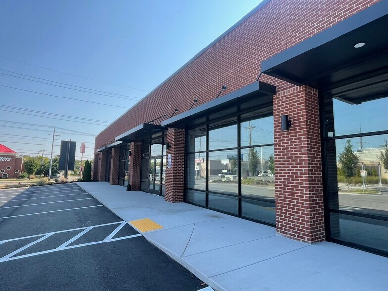 1717-1719 Gallatin Rd, Madison, TN à louer - Photo de l’immeuble – Image 3 sur 24