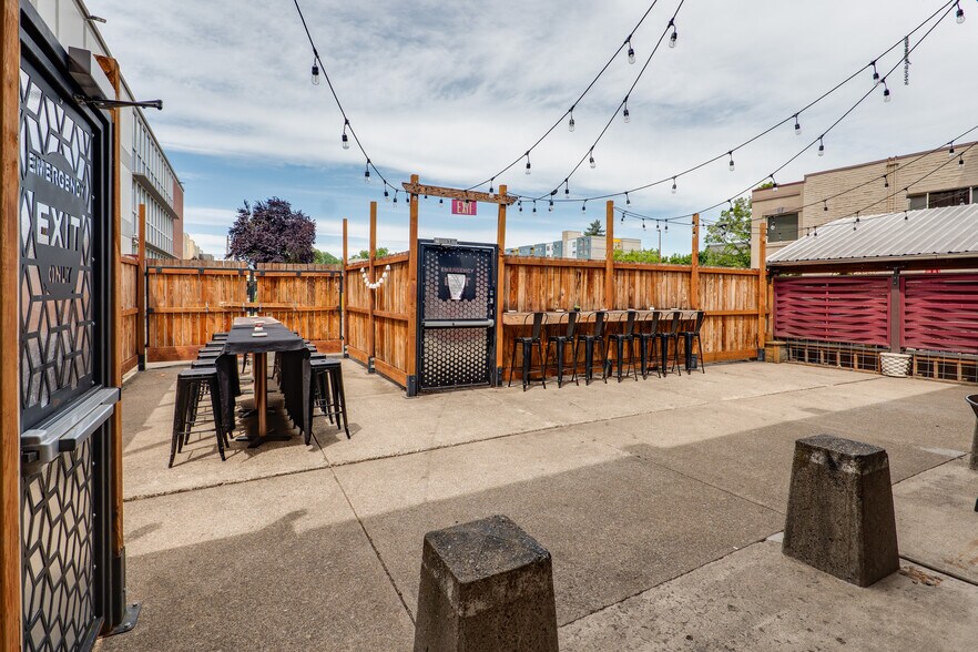 844 Olive St, Eugene, OR à louer - Photo de l’immeuble – Image 3 sur 32