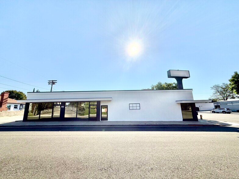 215-219 E Las Tunas Dr, San Gabriel, CA à louer - Photo de l’immeuble – Image 2 sur 15