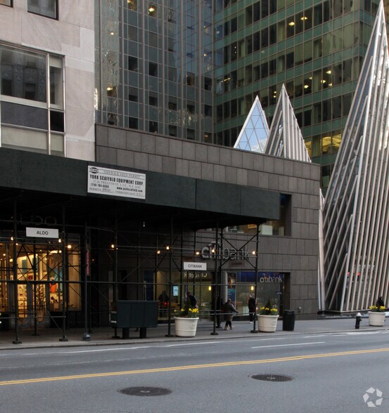145 E 42nd St, New York, NY à louer - Photo de l’immeuble – Image 2 sur 3