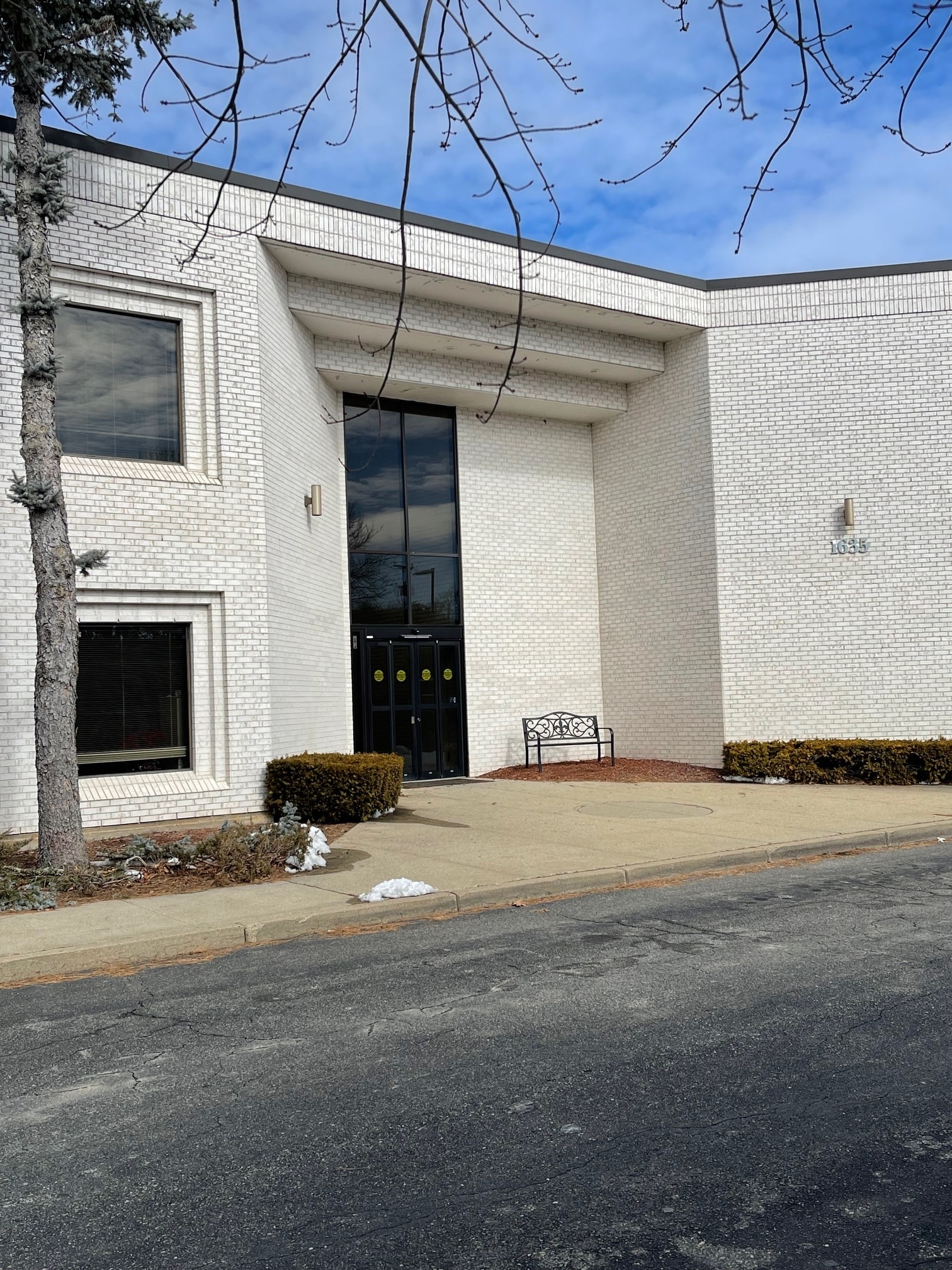 1635 Mineral Spring Ave, North Providence, RI à louer Photo intérieure– Image 1 sur 12