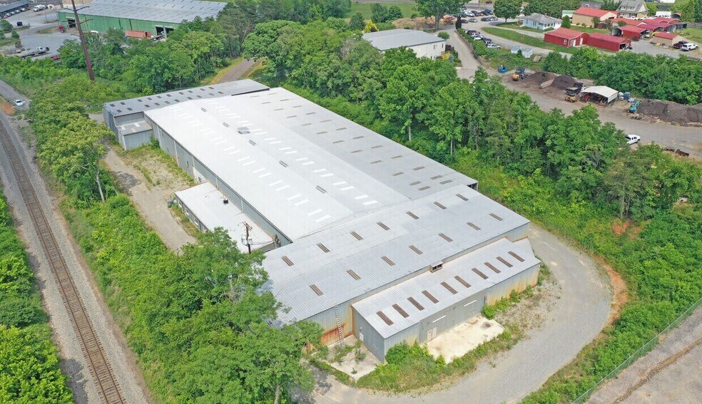 5051 Benois Rd, Roanoke, VA à vendre - Photo de l’immeuble – Image 2 sur 10