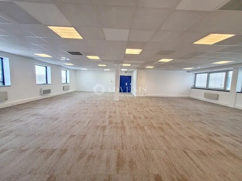 Bureau dans Cergy à louer - Photo de l’immeuble – Image 3 sur 10