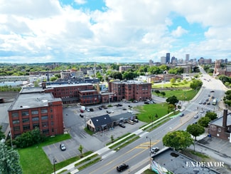 Plus de détails pour 410 Goodman St N, Rochester, NY - Industriel/Logistique à vendre