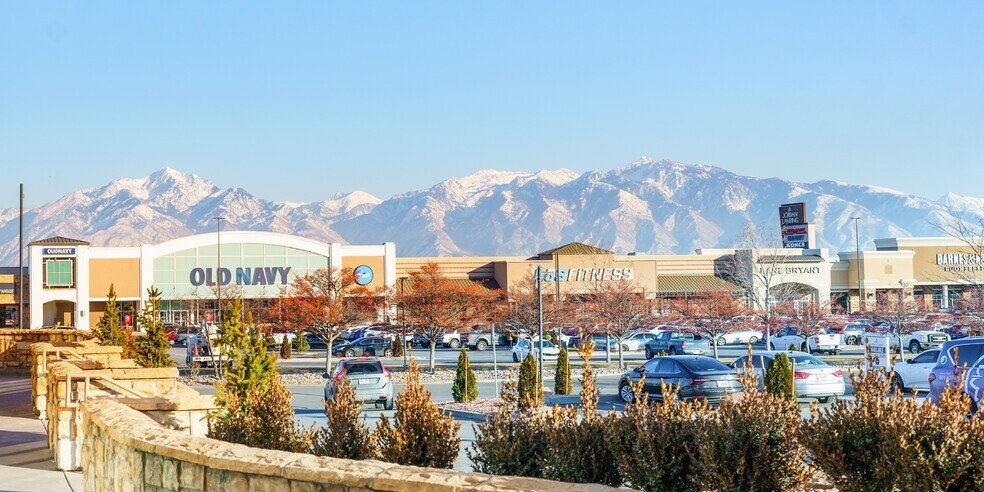 7800 S Bangerter Hwy, West Jordan, UT à louer - Photo de l’immeuble – Image 2 sur 11