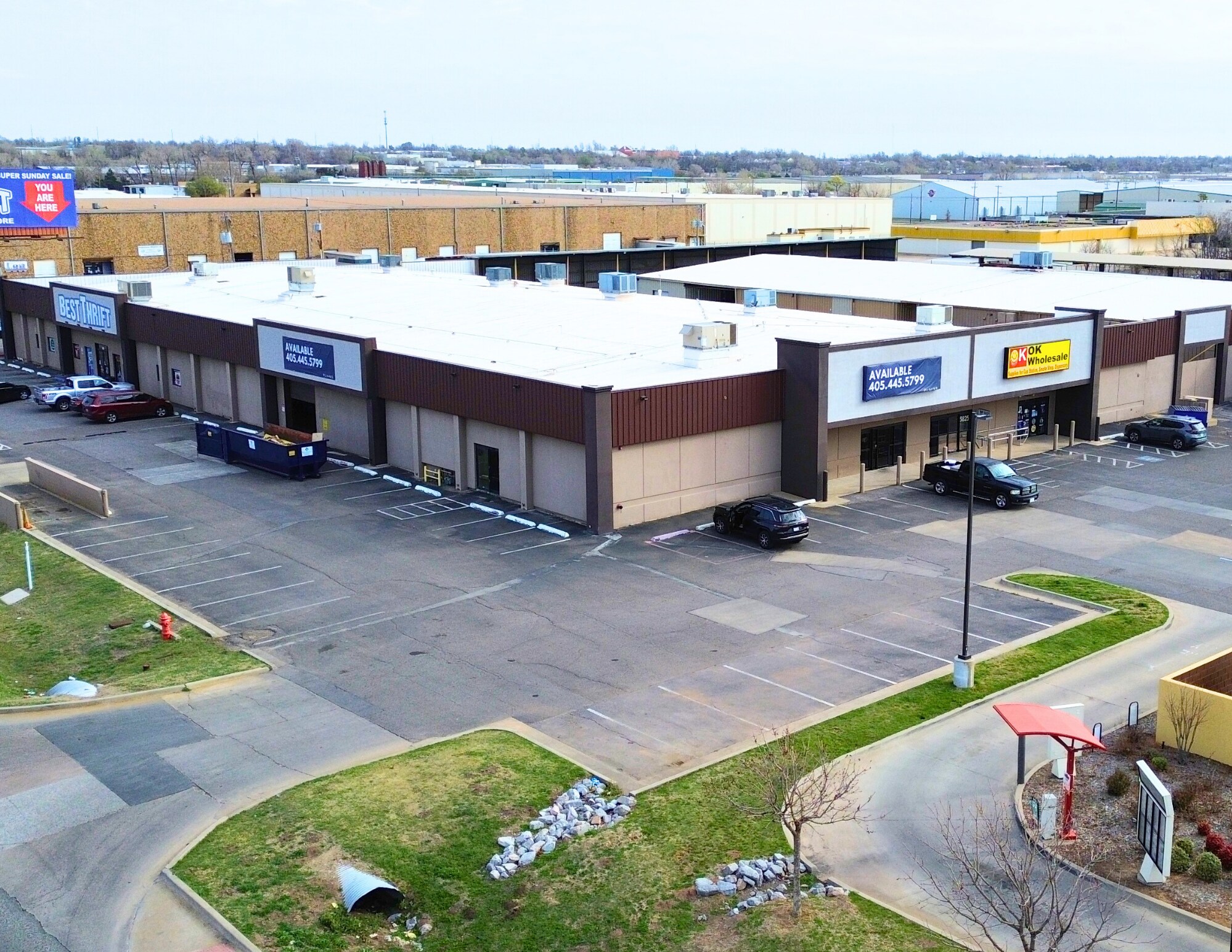 5809-5835 W Reno Ave, Oklahoma City, OK à louer Photo de l’immeuble– Image 1 sur 15