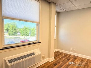 300-310 Happ Rd, Northfield, IL à louer Photo intérieure– Image 1 sur 4