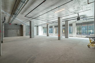 1725 Village Ln, Far Rockaway, NY à louer Photo intérieure– Image 2 sur 4