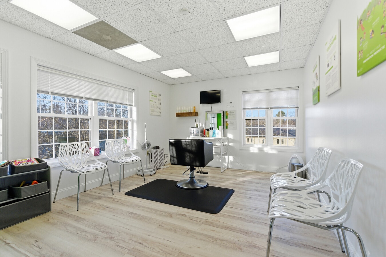 2-4 Mary E Clark Dr, Hampstead, NH 03841 - Lot 9 -  - Photo intérieure - Image 1 of 8